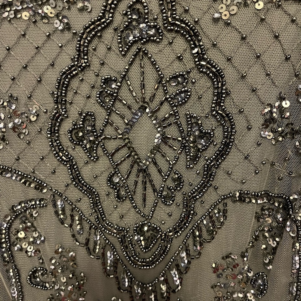 Elegant embellished beaded mesh steel blueish / grey Gown Pisarro Nights size 2 - Picture 6 of 14